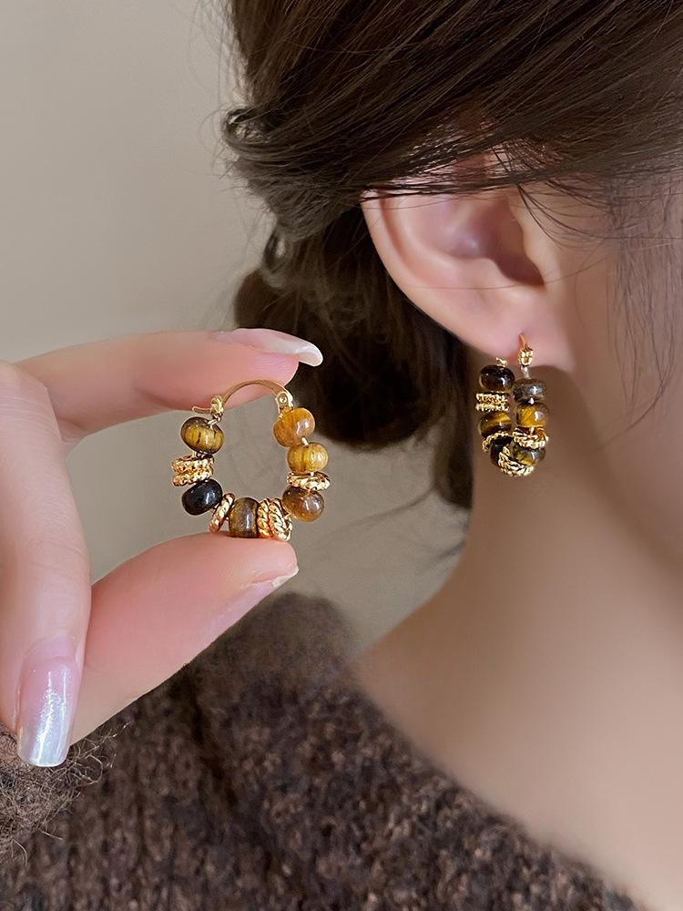 Maillard Retro Ear Cuffs: 2025 Niche Style Women's Stud Earrings with High-End Temperament Design