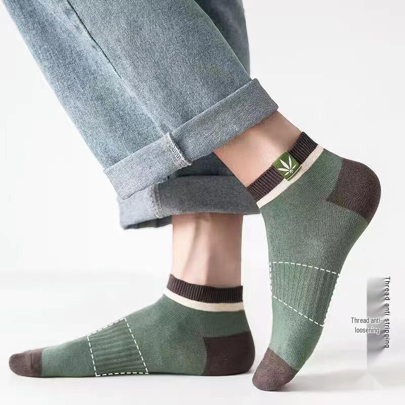 Men's Breathable Boat Socks - Spring/Summer Odor-Resistant, Sweat-Absorbent, Low-Cut Maple Leaf Design