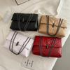 Retro Bag 2025 New Simple and Fashionable Autumn Chain Messenger Bag Diamond Shoulder Small Square Bag