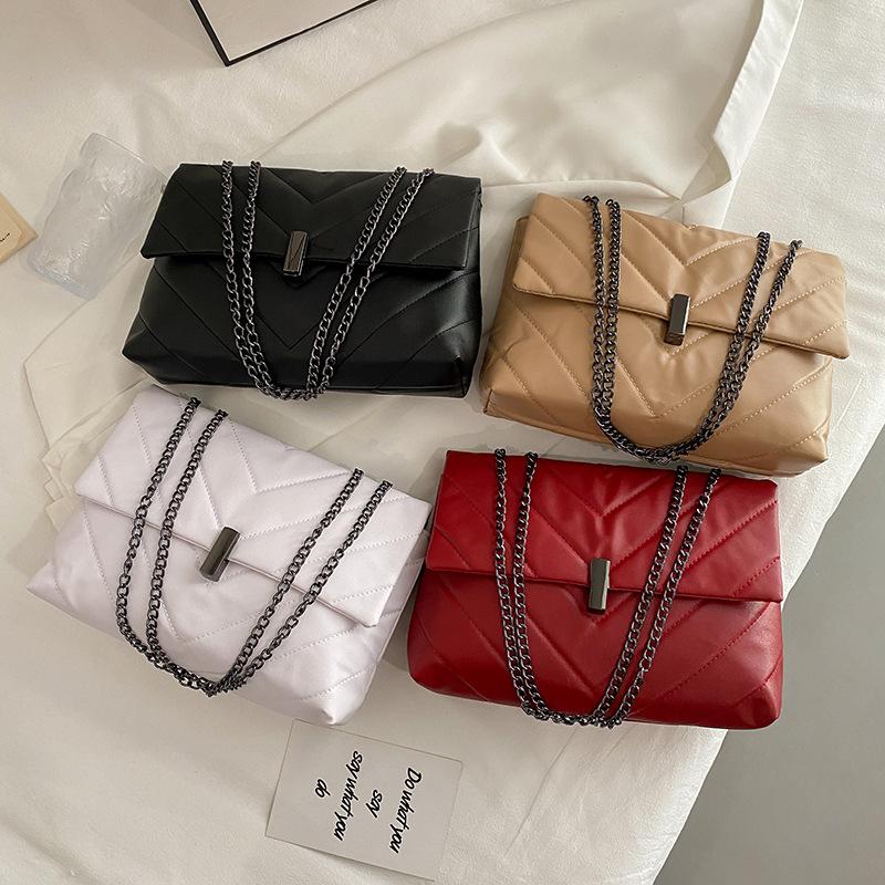 Retro Bag 2025 New Simple and Fashionable Autumn Chain Messenger Bag Diamond Shoulder Small Square Bag
