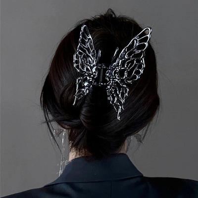 Retro Metal Butterfly Hair Clip for Women's Fashionable Gothic Punk Personalized Headwear Elegant Styling Accessories for Girls