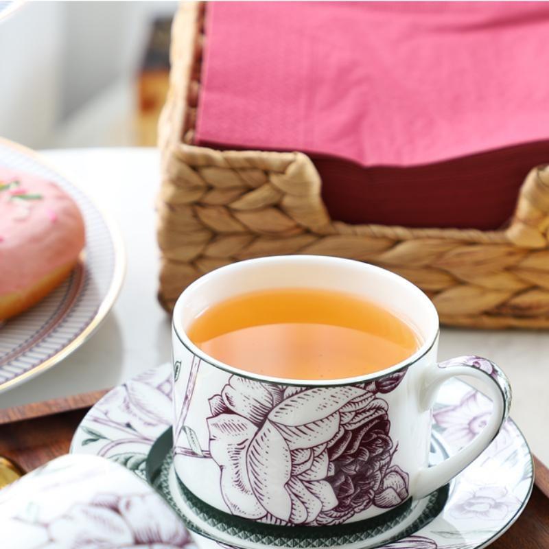 Bone China Kaffeetasse und Untertasse mit Löffel Blumenteetasse Keramik Teetasse Exquisite Teesets für Zuhause Büro