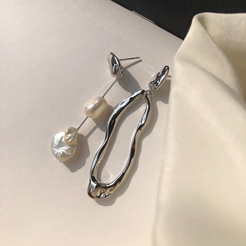 New Elegant Asymmetric Earring Freshwater Pearl Metallic Exaggerated Long Stud Earring Ladies and Girls Party Jewelry Gifts