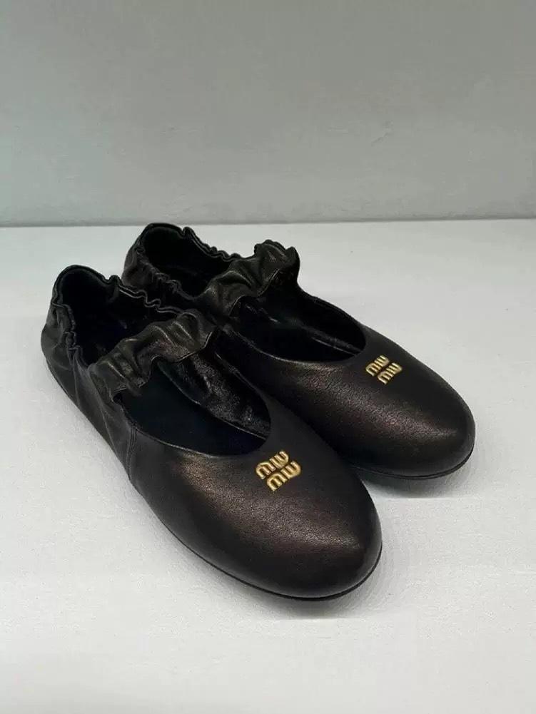 

Кожаные французские балетки miu home с круглым носком и плоской подошвой, женские, весна 2025, новые, туфли Мэри Джейн на ремешке 40 чёрный