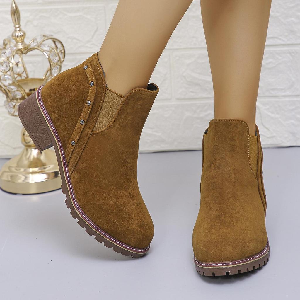 Plus Size Suede Ankle Boots with Elastic Band and Chunky Low Heel, Retro Rivet Design for Autumn 2025
