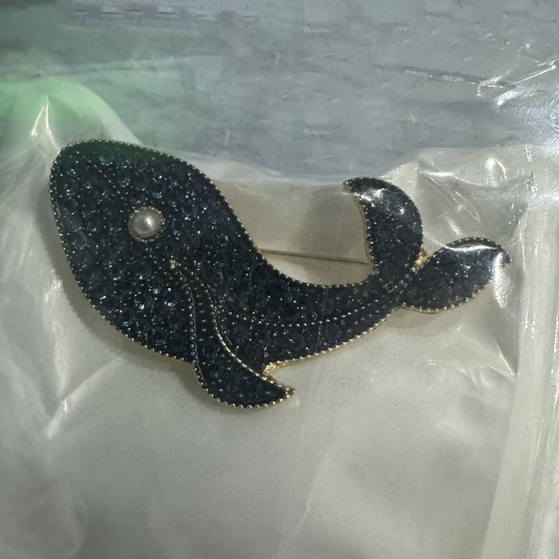 Elegant Fashion Personality Whale Brooch Corsage High-End Temperament Suit Pin Jewelry Accessories For Woman Party Wedding Gift