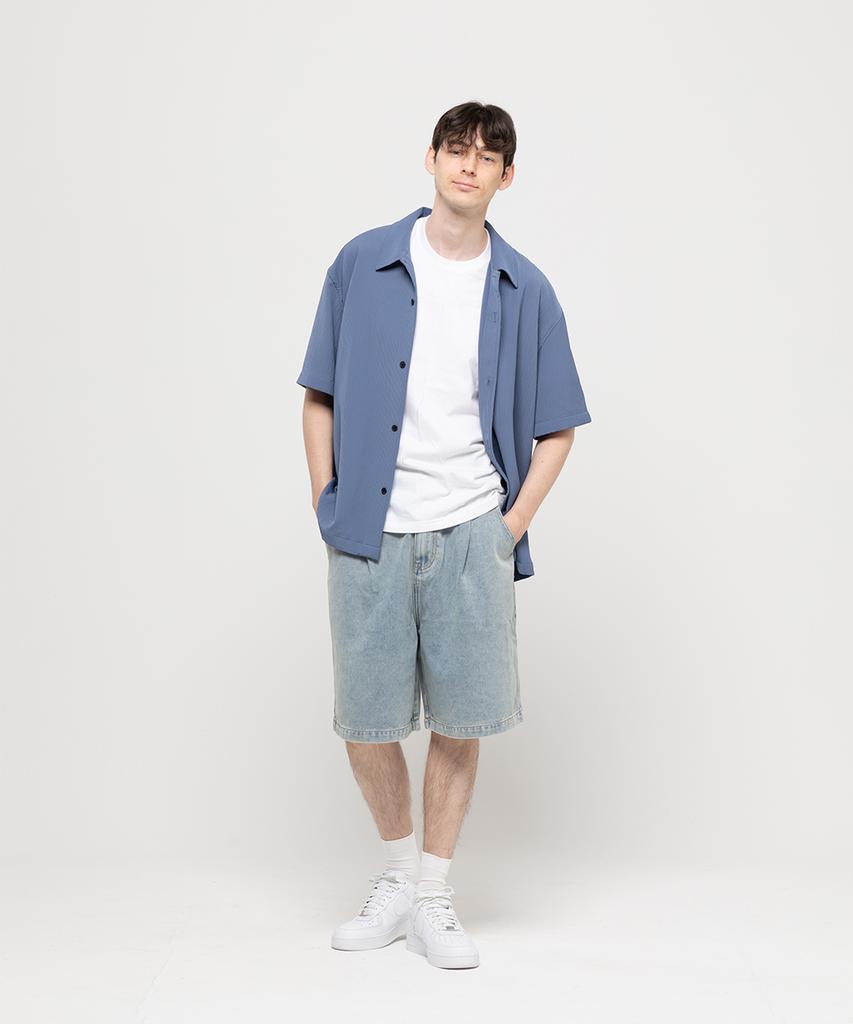 CHAMBROS Wide Non-Faded Single-Pleat Bermuda Denim Half Pants [Light Blue]