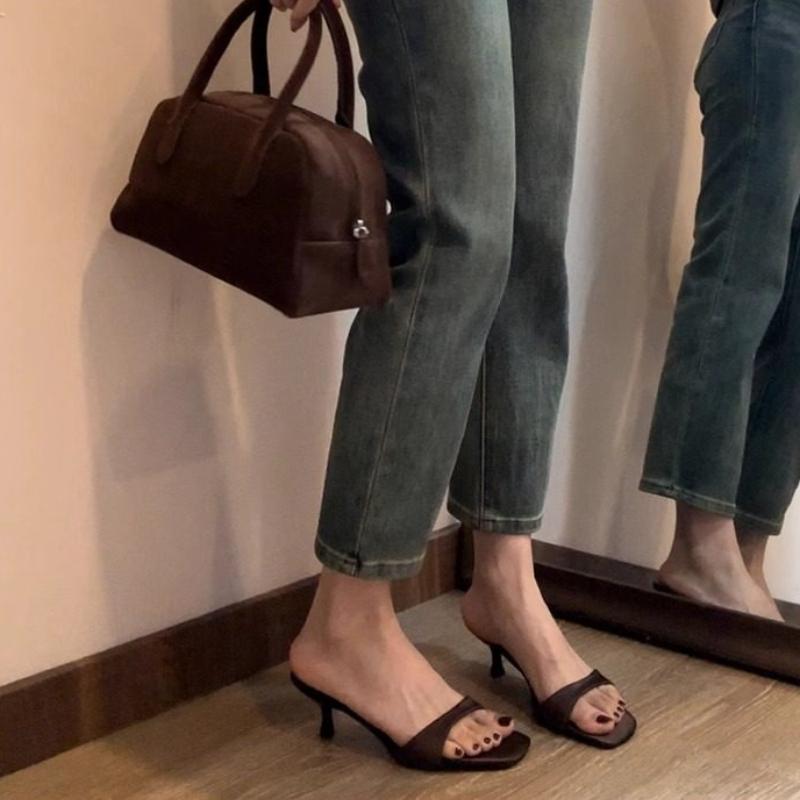 Designer Luxury Summer Fashion Women Open Toe Slippers Fashion Slip On Ladies Comfort Outdoor Low Heel Dress Slides