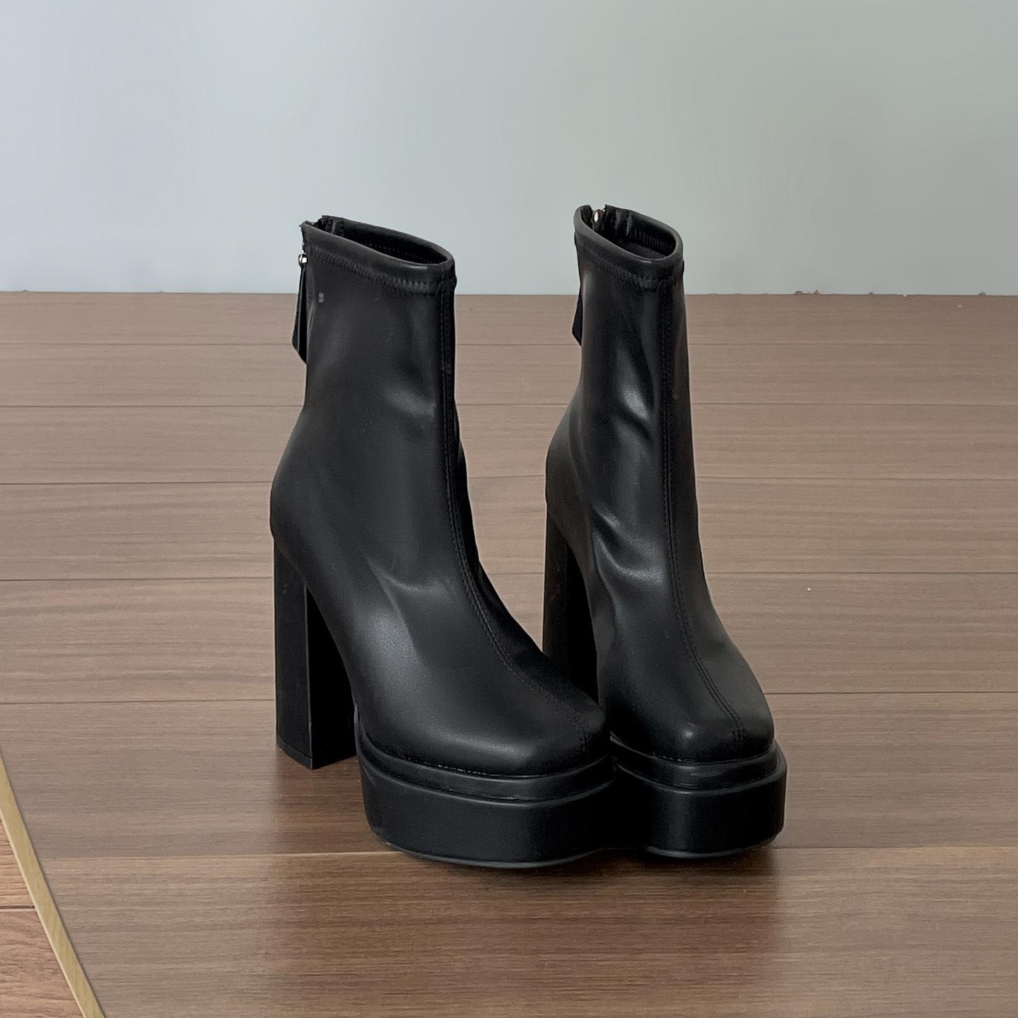 

Popular black British style thick high-heeled boots women s summer 2025 new small height increase versatile with skirt short boots 35 чёрный