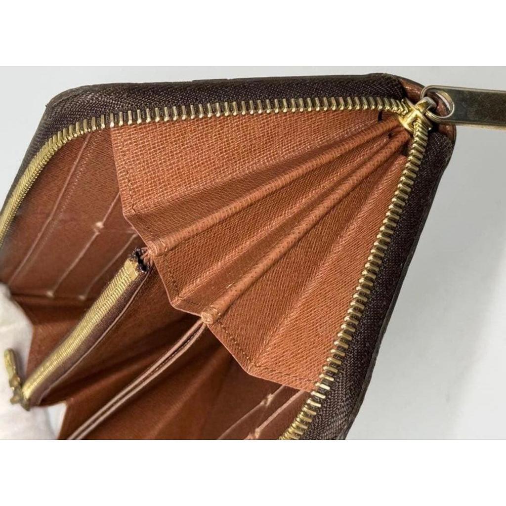 Used LOUIS VUITTON Monogram Round Zip Long Wallet