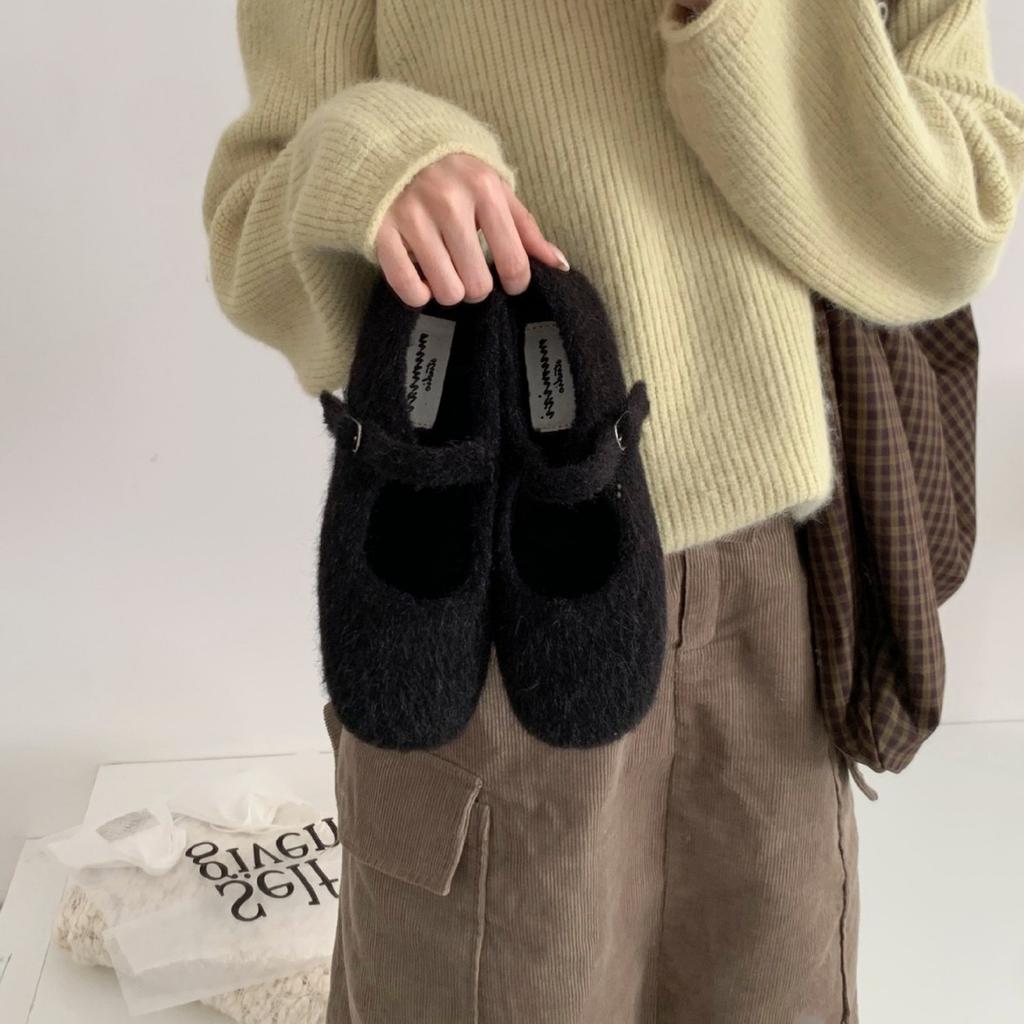 2025 autumn and winter new soft-soled belt buckle versatile Doudou word with bow fluffy women's single shoes