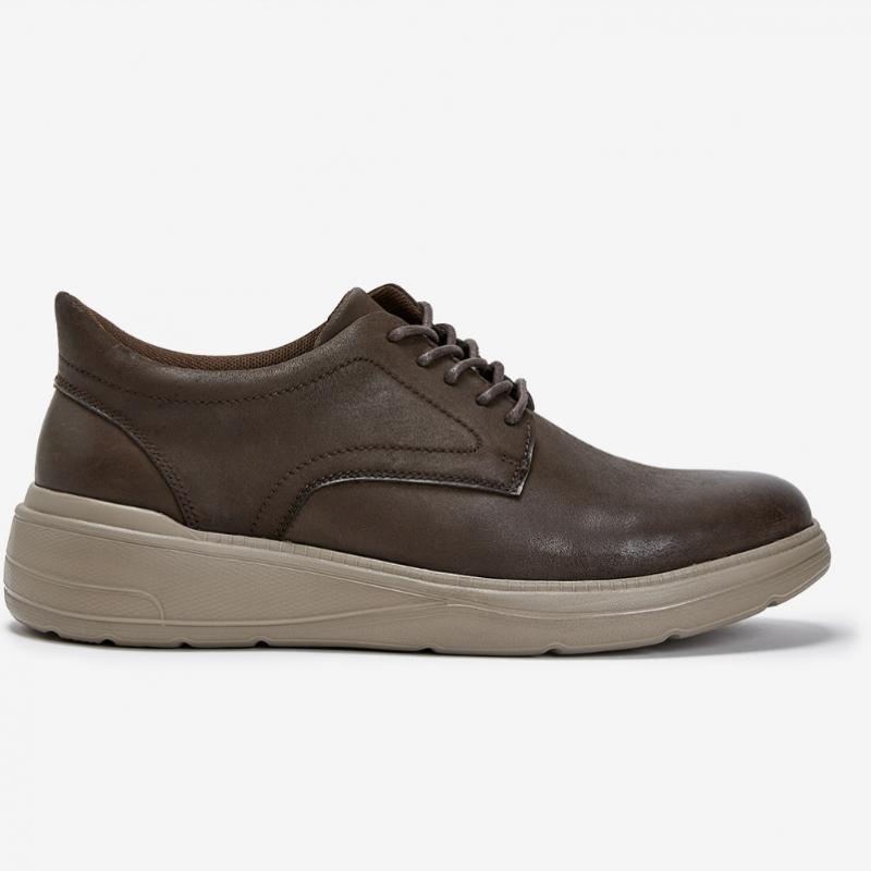 Young Age Male Casual Sneakers Brown