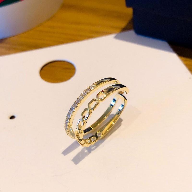 Layer Fashionforward Double Ring With Stunning White Shell Detail And Adjustable Size