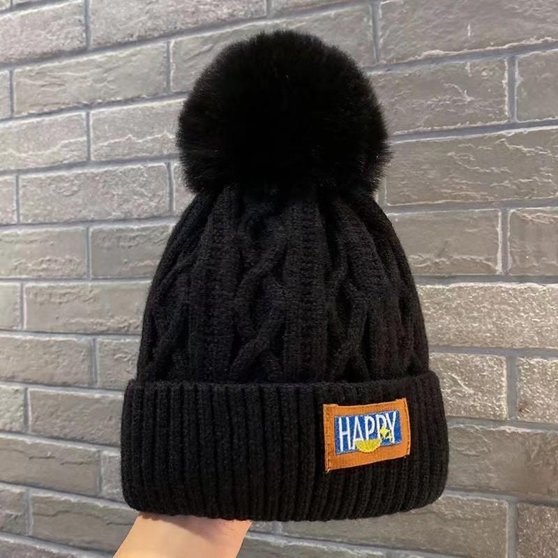 Autumn and Winter New Women's Hairball Plush Thermal Pullover Hat Student Cute Outdoor Cold-proof Fashion Knitted Wool Hat