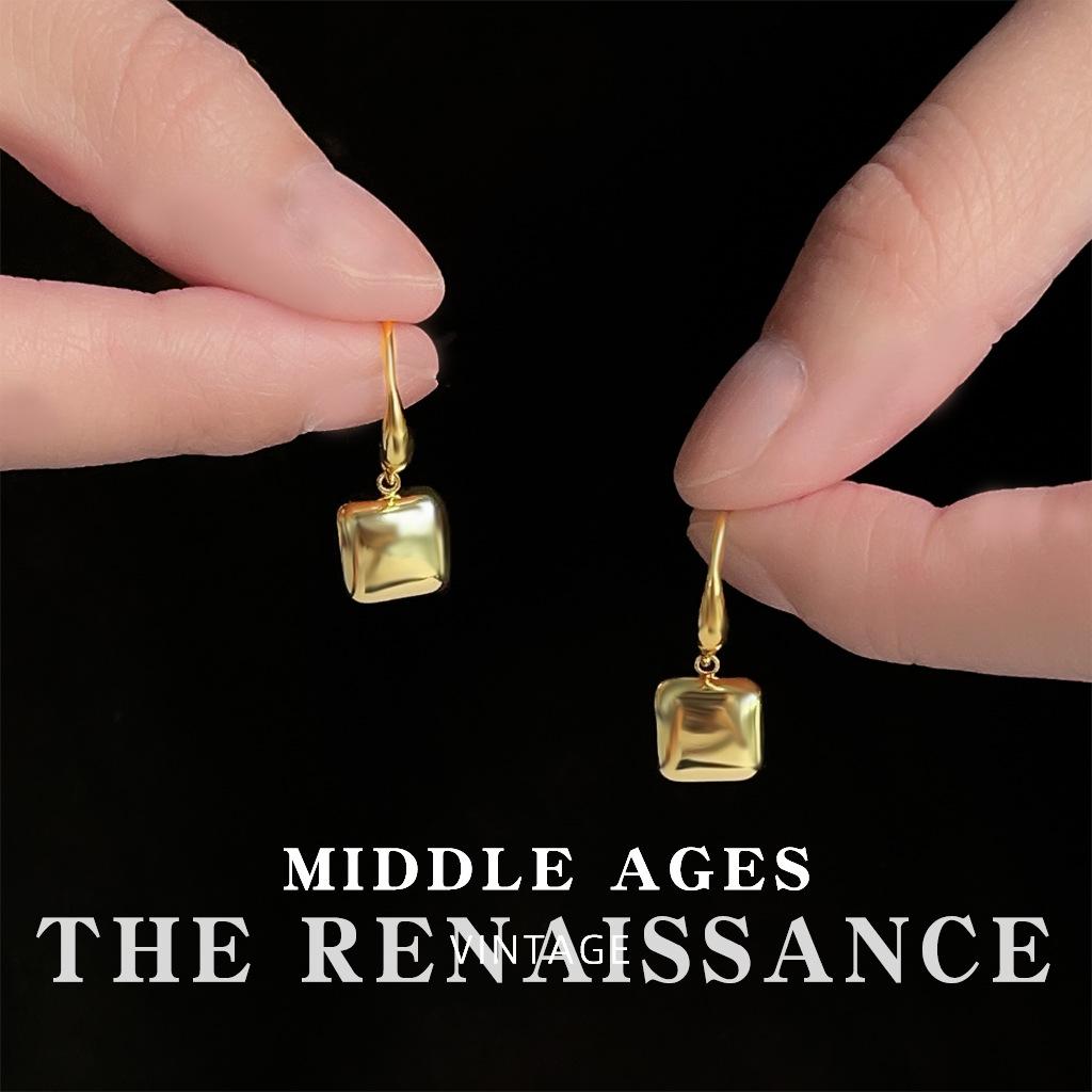 

Light geometric square earrings fashion minimalist commuter temperament earrings