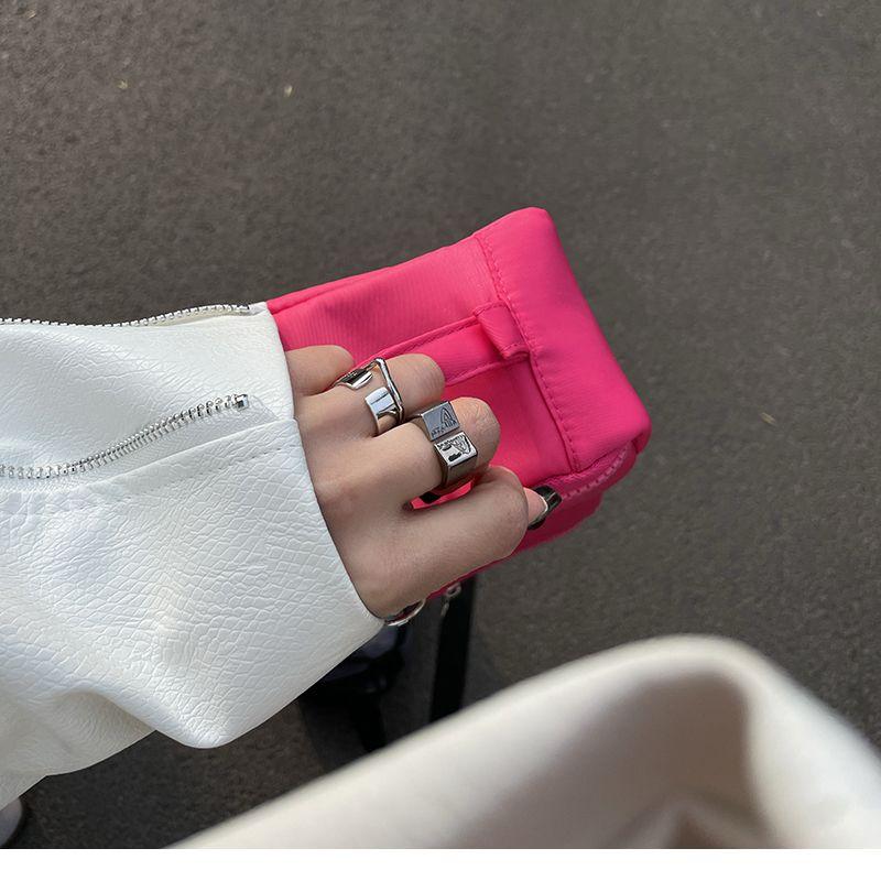 Pierścionek logo Saturn wygrawerowany vintage pierścionek vintage hip hop męski damski niszowy niepopularny modny mężczyzna ulica crack