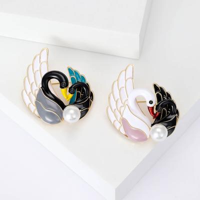 Fashion Alloy Diamond Set Retro Simple Temperament Pearl Dripping Oil Black And White Swan Brooch