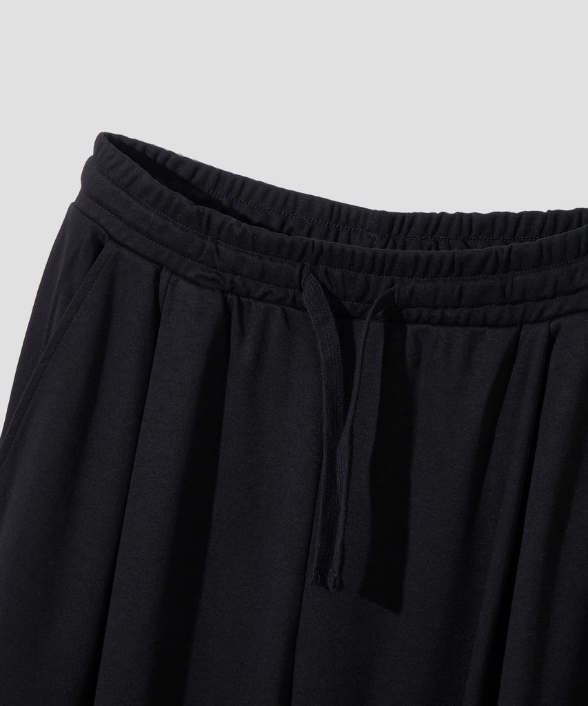 AGOD Single-Pleat Wide Sweatpants [Black]