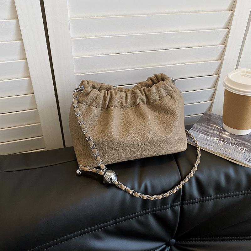 Leather women's bag crossbody small bag women's new autumn and winter pleated cloud bag premium chain shoulder bag