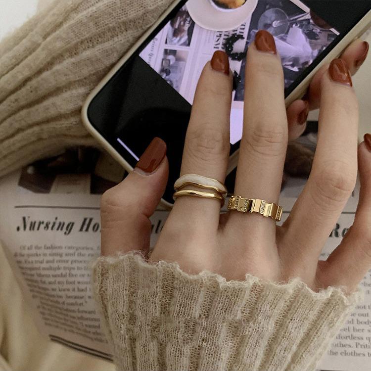 Elegant White Mother-of-Pearl Double-Layer Women's Ring with Open Design