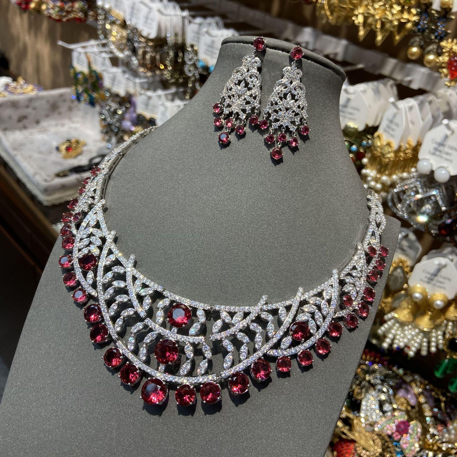 

Роскошный ужин из серебра 925 пробы, трехмерное ожерелье из рубинов с бриллиантами, ажурная юбка, серьги с бахромой, ювелирные изделия