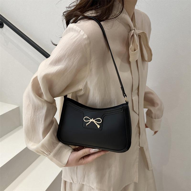 Fashion Niche Design Underarm Women's Bag New Personalized Texture Shoulder Crescent Bag