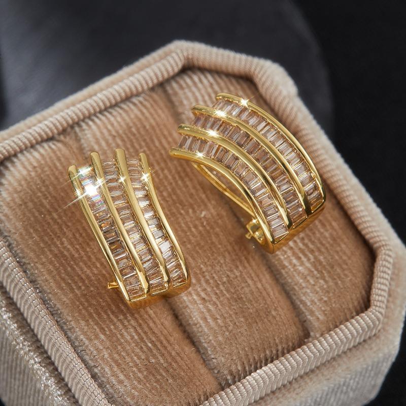 Vintage Exquisite Stylish Bright Zircon Gold Color Earrings for Women Simple Elegant Daily Wear Party Jewelry Gift Accessories